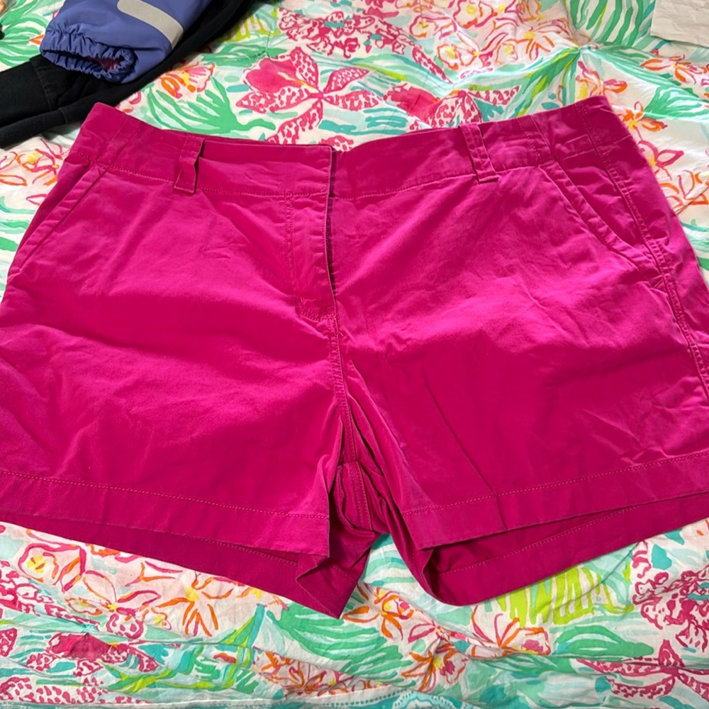 Vineyard Vines Shorts Fushia size 14 UIEC